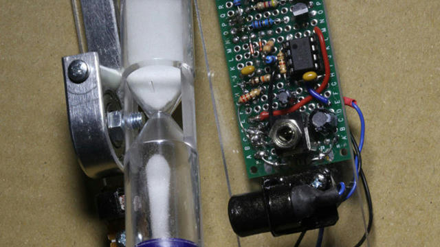 One Laser + Hourglass + Circuits = Crazy Gijs Noise Generator