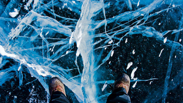 Listen To Ice Crack Apart In A Frozen Lake